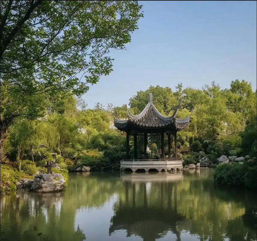 锡林浩特倾城餐饮有限公司